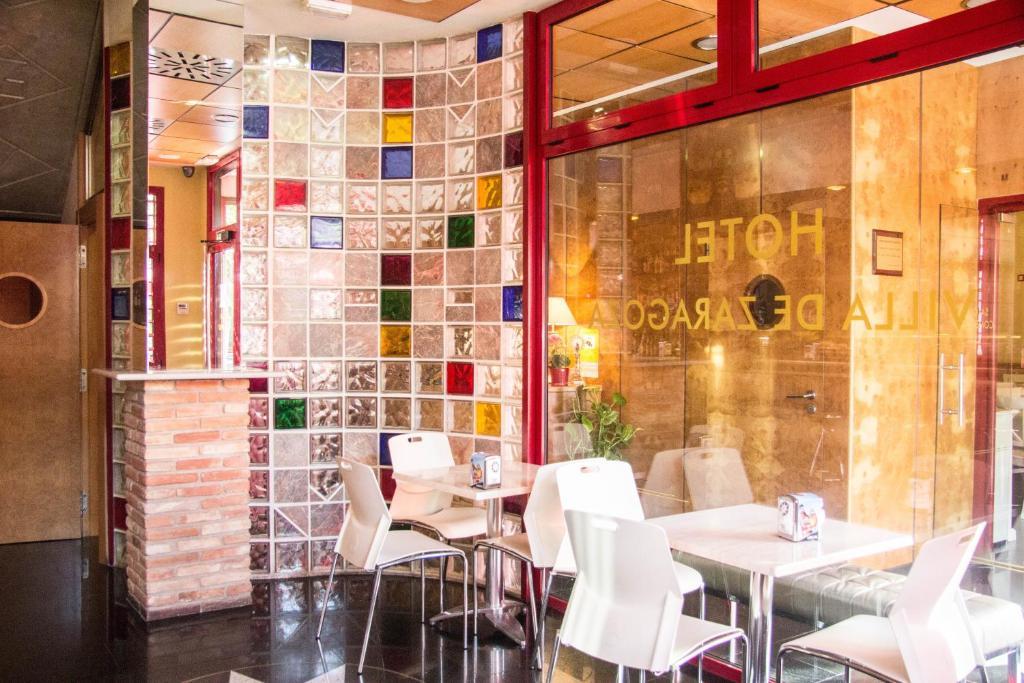 Hotel Villa De Zaragoza Casetas Екстериор снимка