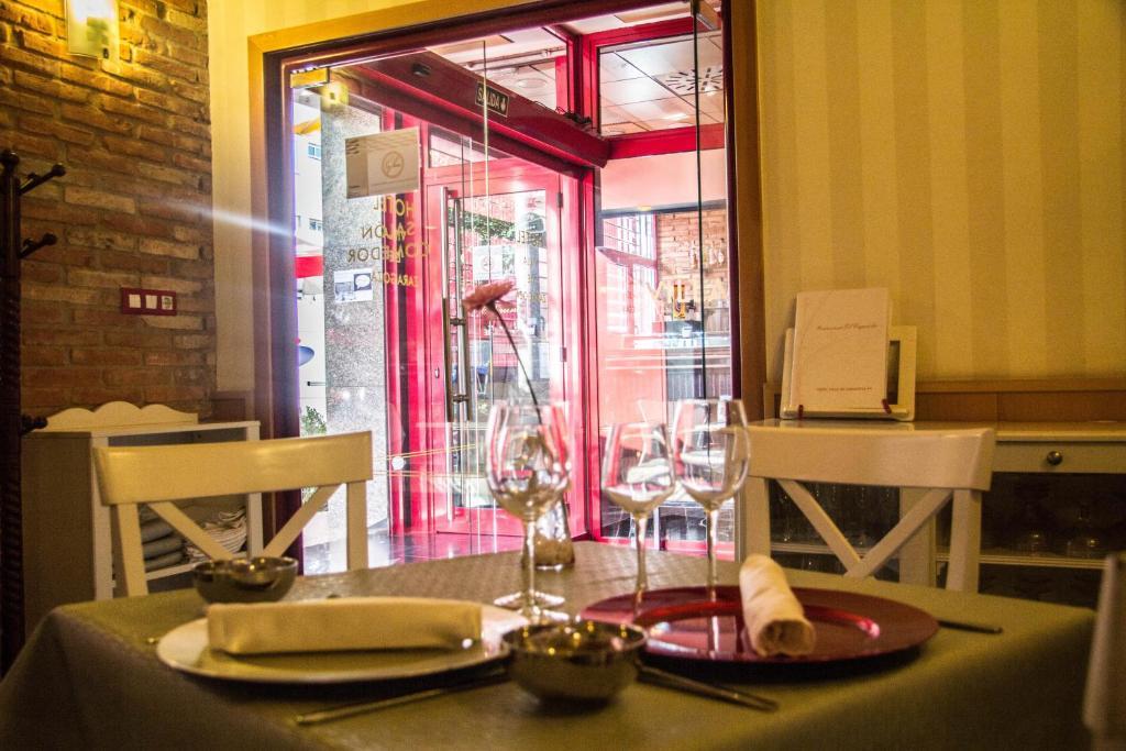 Hotel Villa De Zaragoza Casetas Екстериор снимка