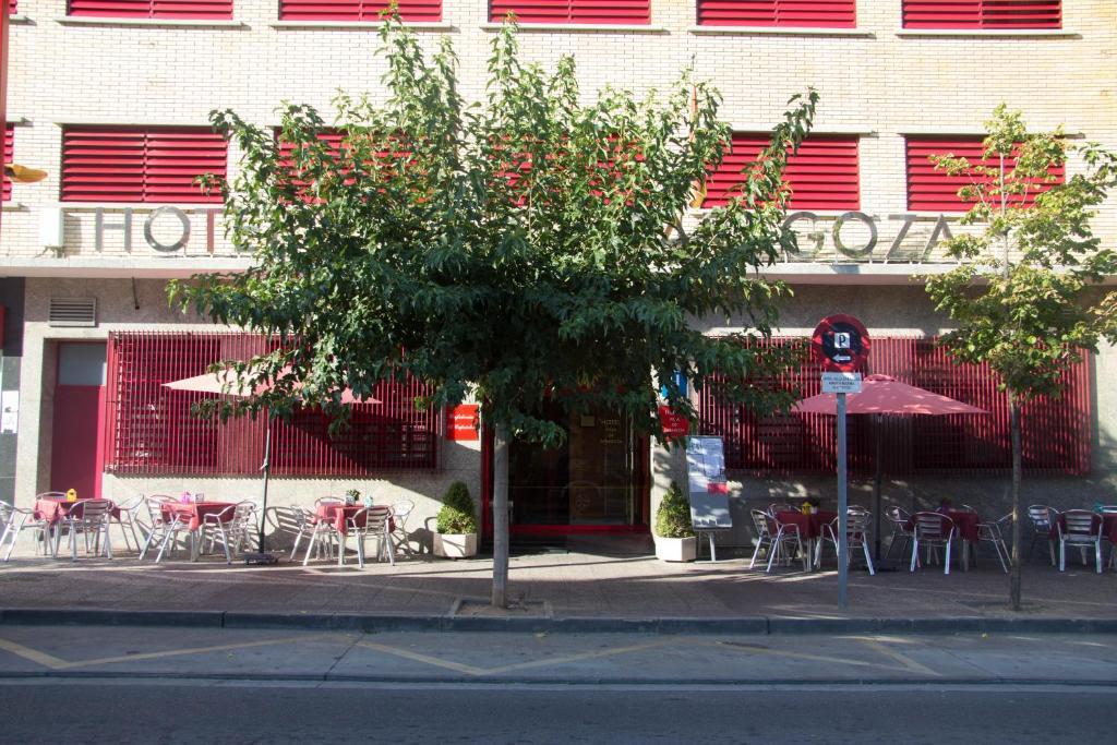 Hotel Villa De Zaragoza Casetas Екстериор снимка