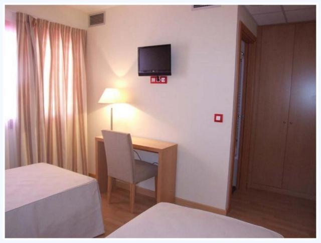 Hotel Villa De Zaragoza Casetas Стая снимка