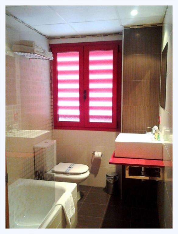 Hotel Villa De Zaragoza Casetas Стая снимка